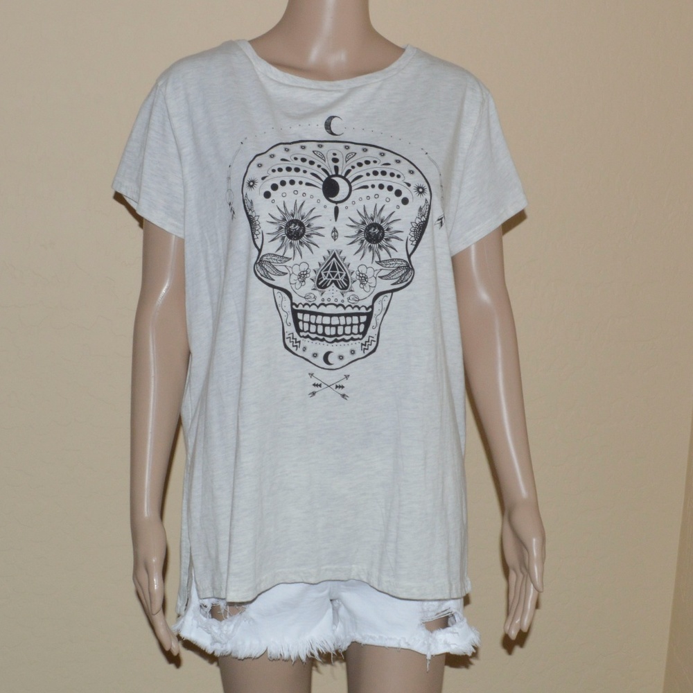 🍍DIVIDED H&M Astrological Skull Heathered Gray Tee